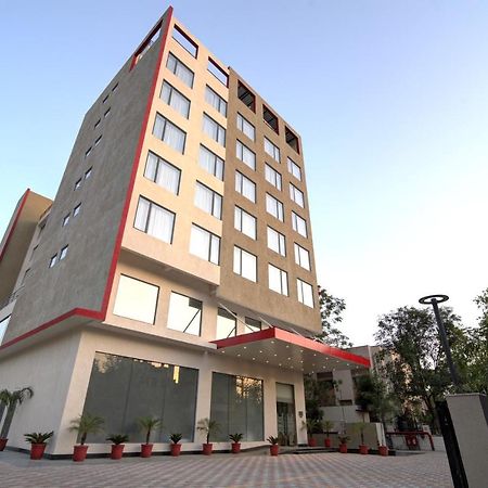7 Apple Hotel Pratap Nagar, ジャイプール エクステリア 写真