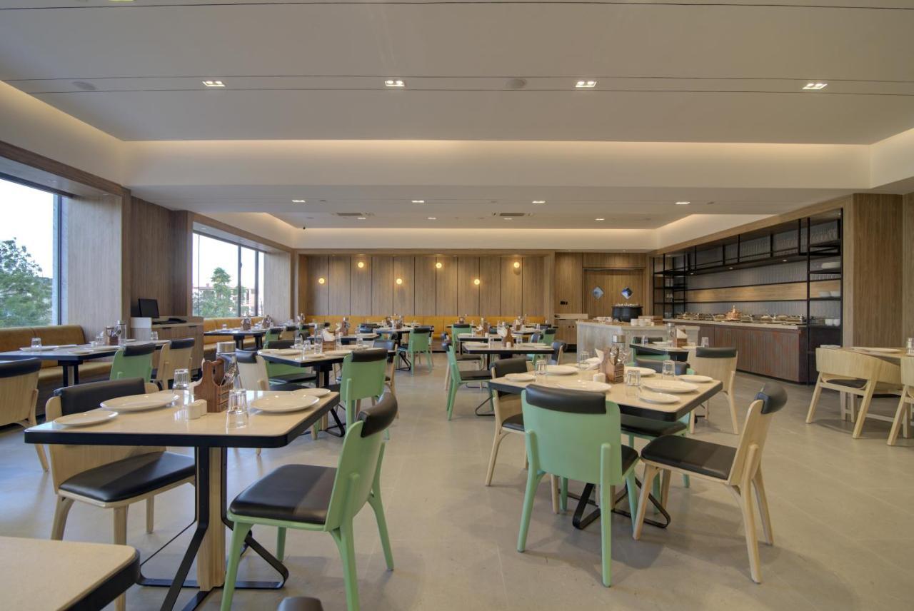 7 Apple Hotel Pratap Nagar, ジャイプール エクステリア 写真